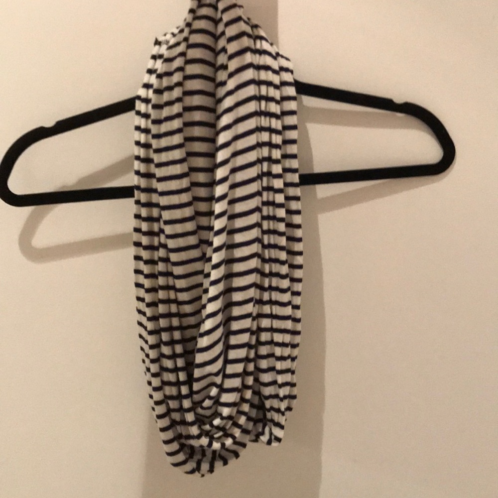 Brandy Melville striped scarf